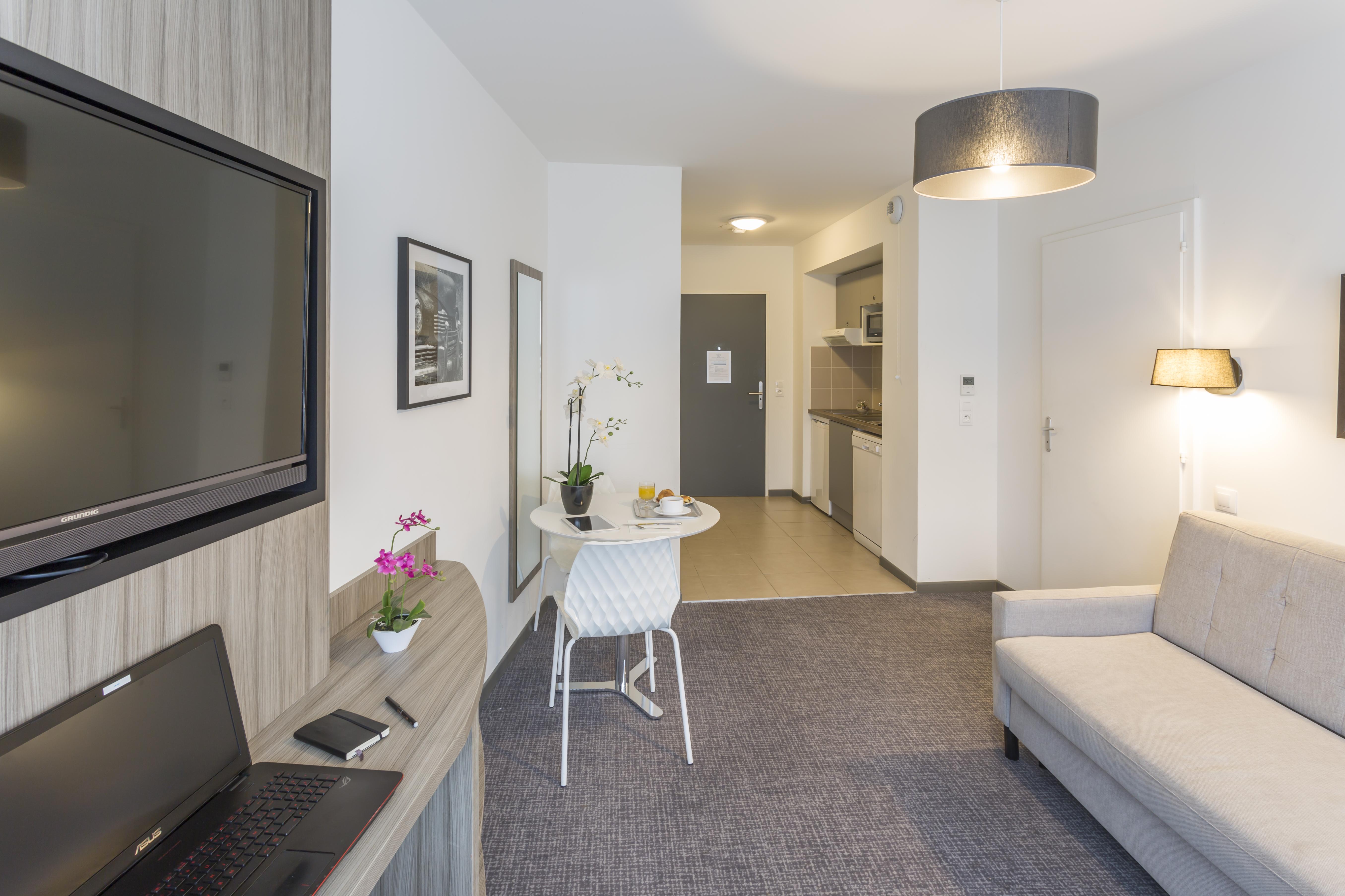 Néméa Appart-Hôtel Elypséo Strasburgo Esterno foto
